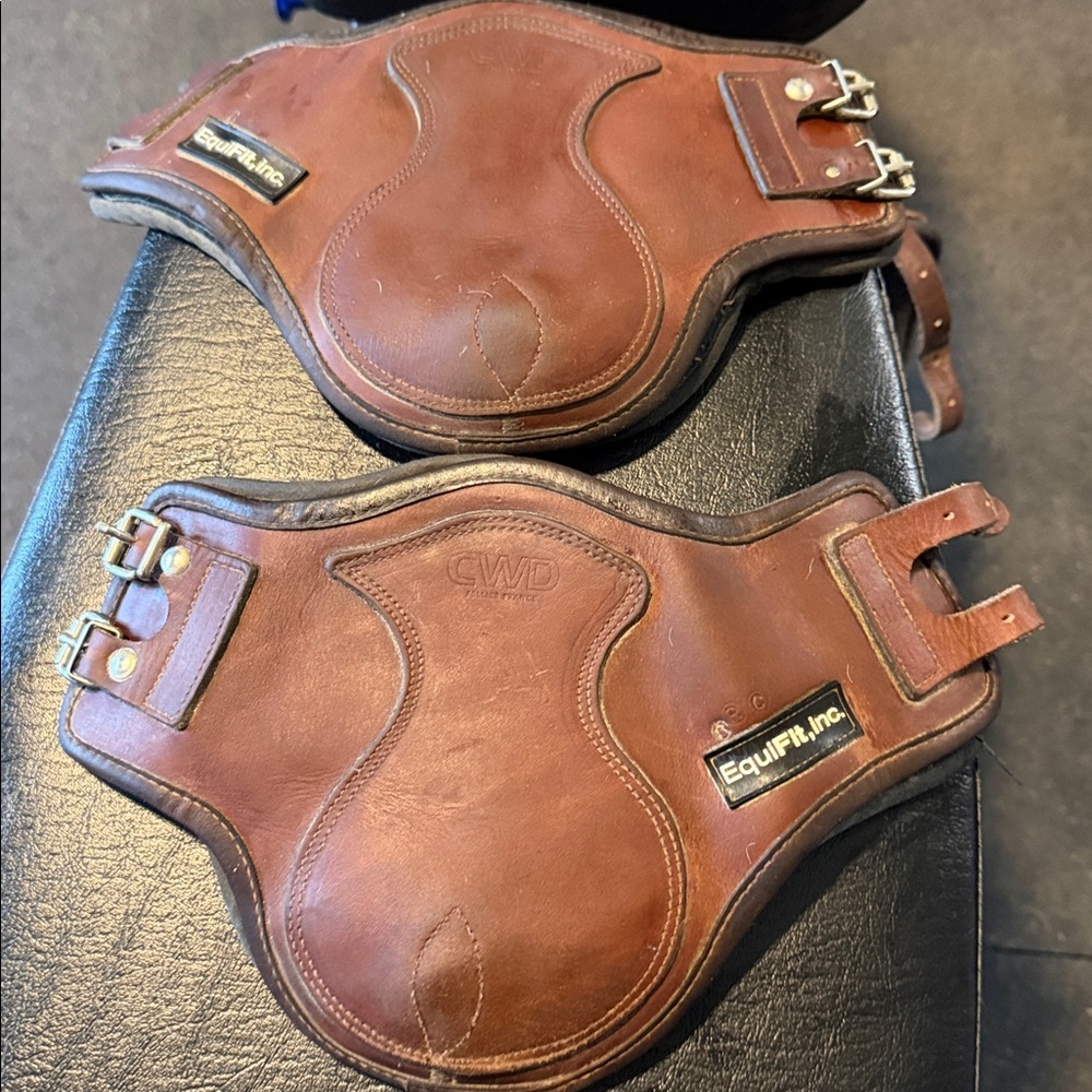 EquiFit Brown Protective jumping Boot front and hind - in great shape.  
Large - Picture 4 of 6
